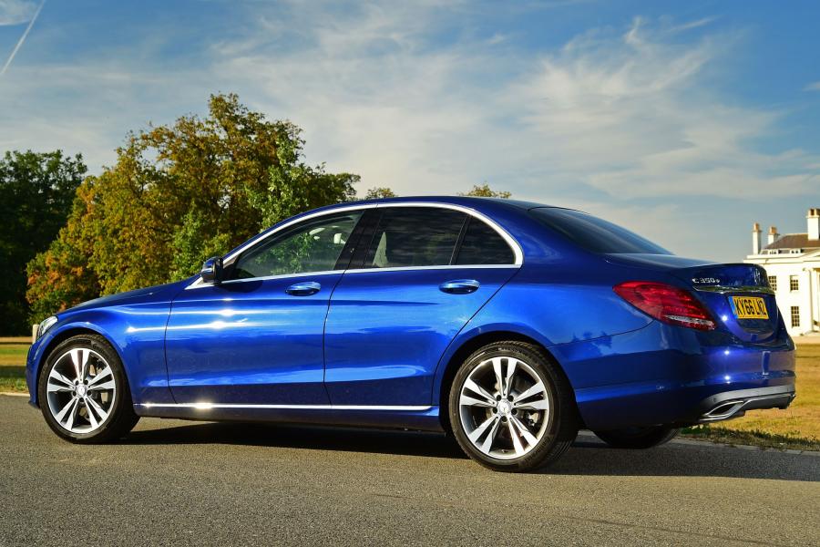  Mercedes-Benz C350 e Avantgarde Line 2016 года  (UK) (фото 5 из 8)
